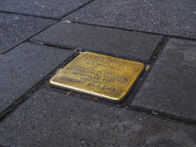 Antrag auf Verlegung von Stolpersteinen